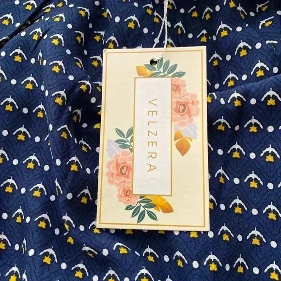 🆕Velzera Plus-size Floral Cutout Sleeve Dress 1X🆕 - Picture 10 of 10